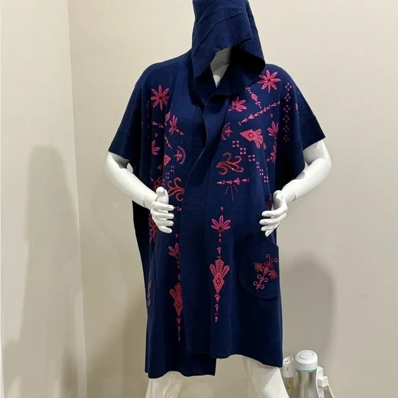 JOHNNY WAS
EMBROIDERED WOOL & CASHMERE
THE CLASSIC CAPE - Picture 7 of 15